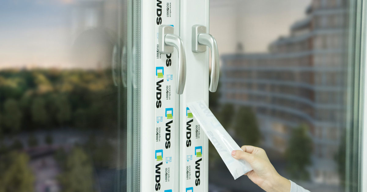 Як зняти захисну плівку з металопластикових вікон