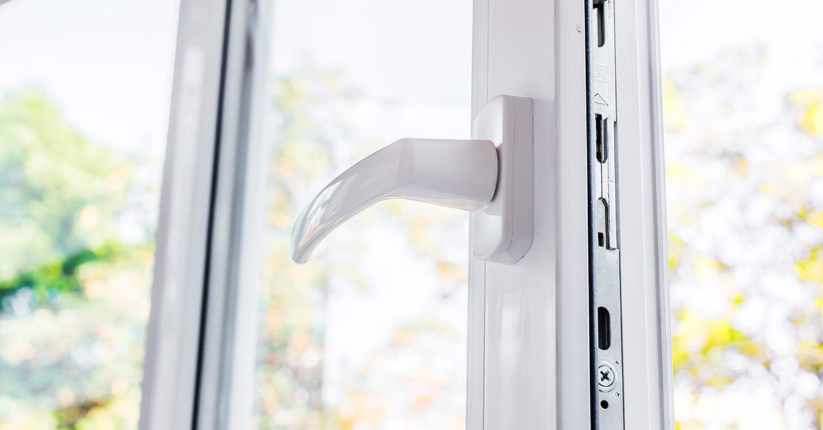 Догляд за віконною фурнітурою