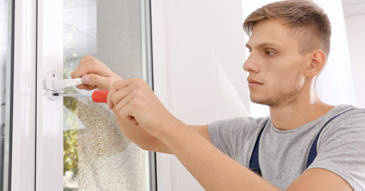 Як самостійно замінити віконну ручку