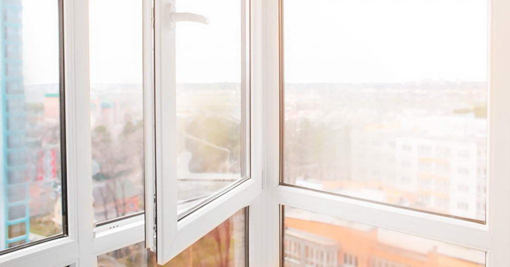 Скління балконів металопластиковими вікнами