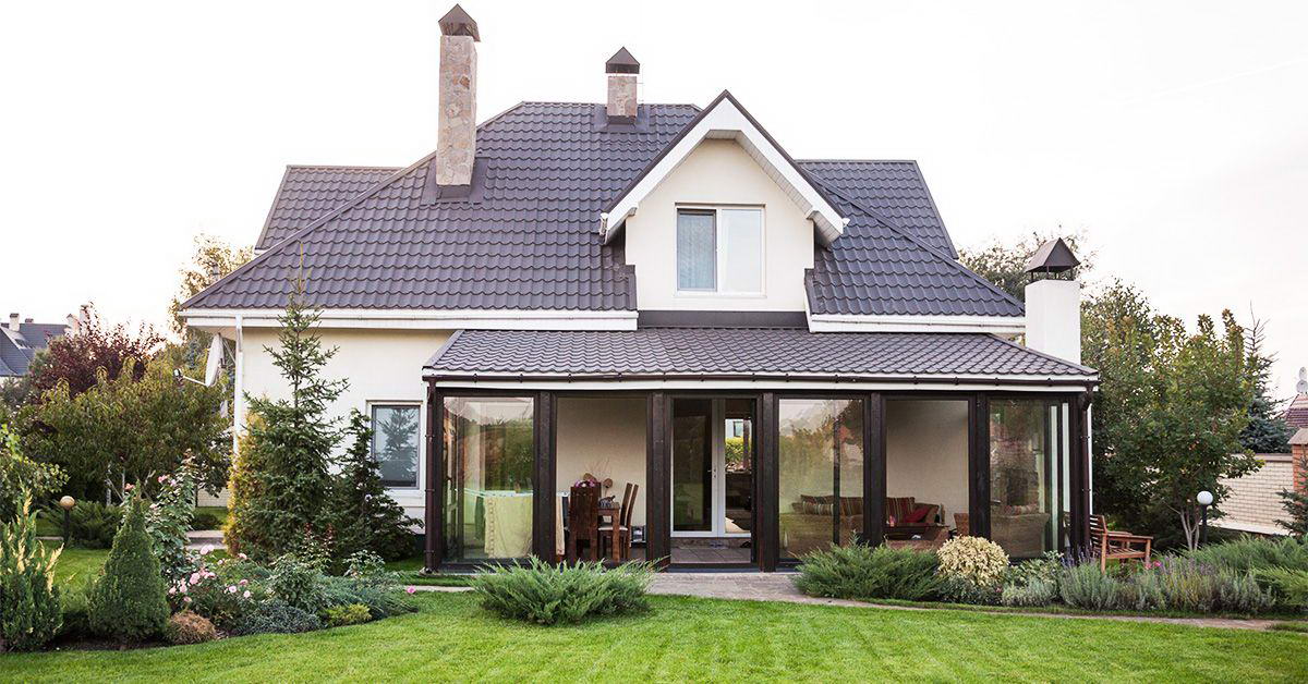 Варіанти скління веранд та альтанок