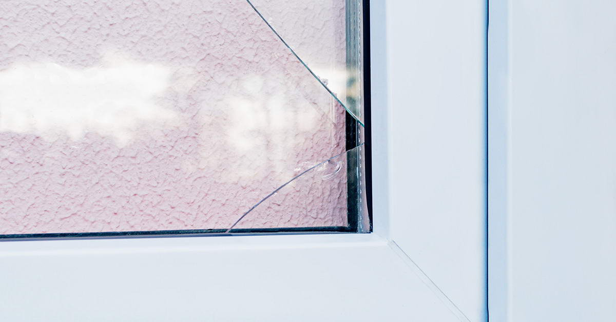 Що робити, якщо у склопакеті з’явилася тріщина