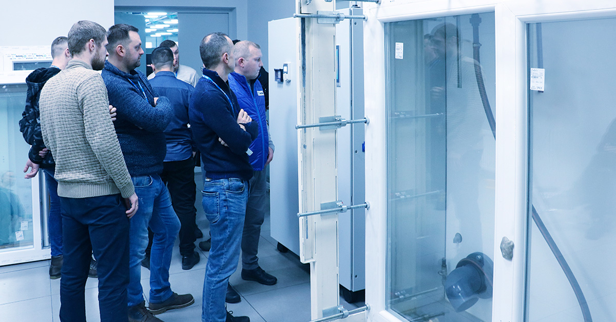 Компанія «Екіпаж» провела випробування вікон у лабораторії «МІРОПЛАСТ»